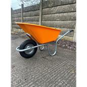 Challenger Wheelbarrow Heavy Duty HDPE Pan and Pneumatic Tyre